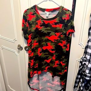 This shirt is really cute it hasn’t been worn at all